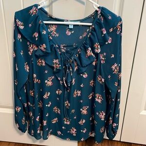 She + Sky. Blouse. Green floral top.